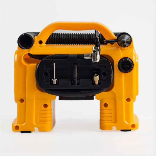 Compresor Para Carro 20V Inflador de Llantas y Pantalla Digital PT05CA6CACLI2002-INGCO