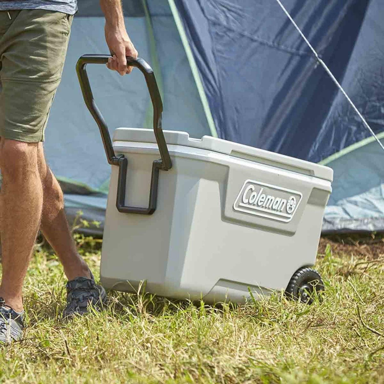 Hielera 316 Cooler 62 QT para 101 Latas Gris con Ruedas 3000006483 Coleman