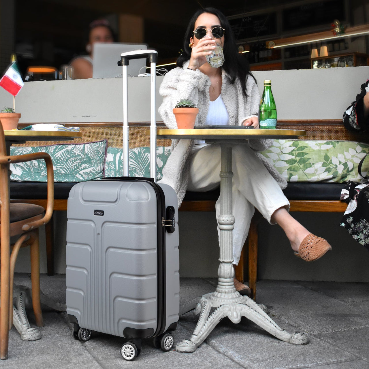 Maleta Rumbo 20” Carry On 10 kg Ligera con Candado